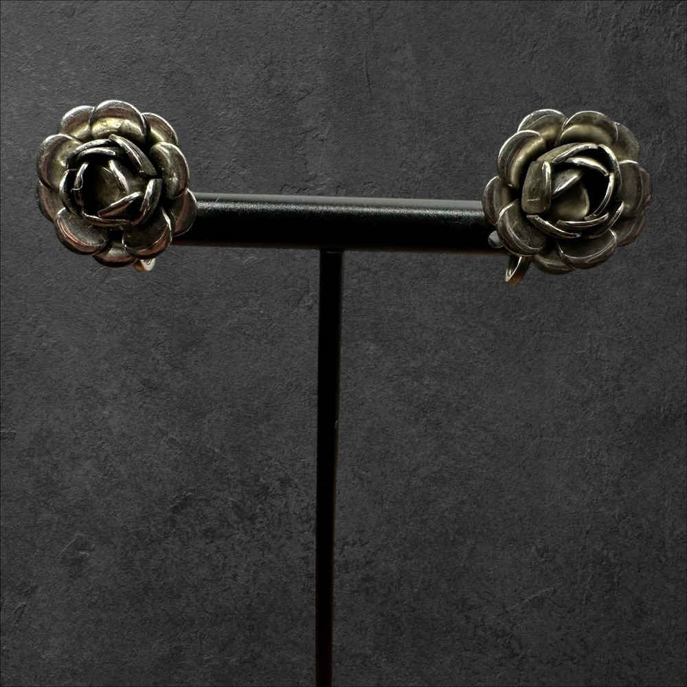 Unmarked Rose Flower Earrings Silver Tone Vintage Screw Back 3D - Picture 2 of 7